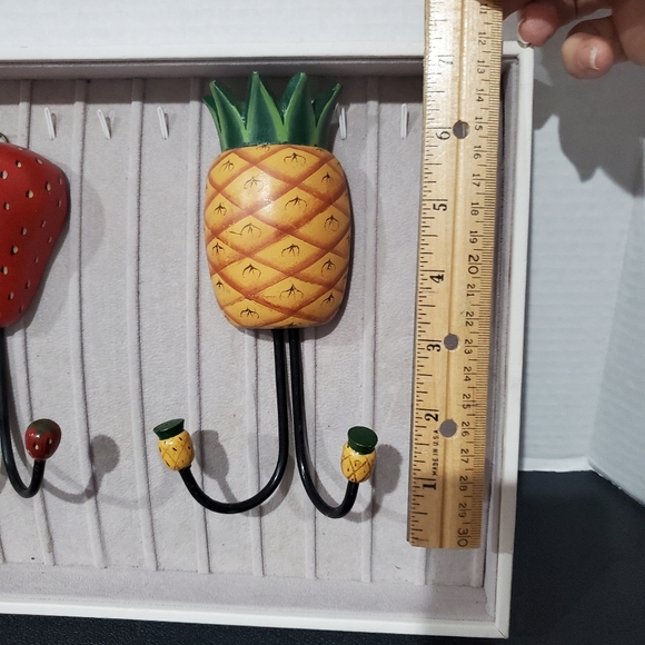๐ Farmhouse Fruit Wood Wall Hooks Cottagecore ๐ Hand Carved & Hand Painted VTG - Picture 8 of 10